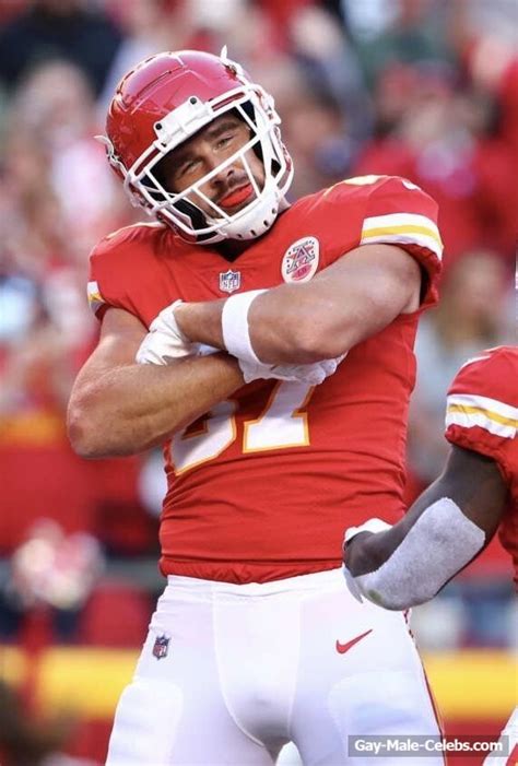 nude travis kelce|Travis Kelce Nude And Bulge Sexy Photos